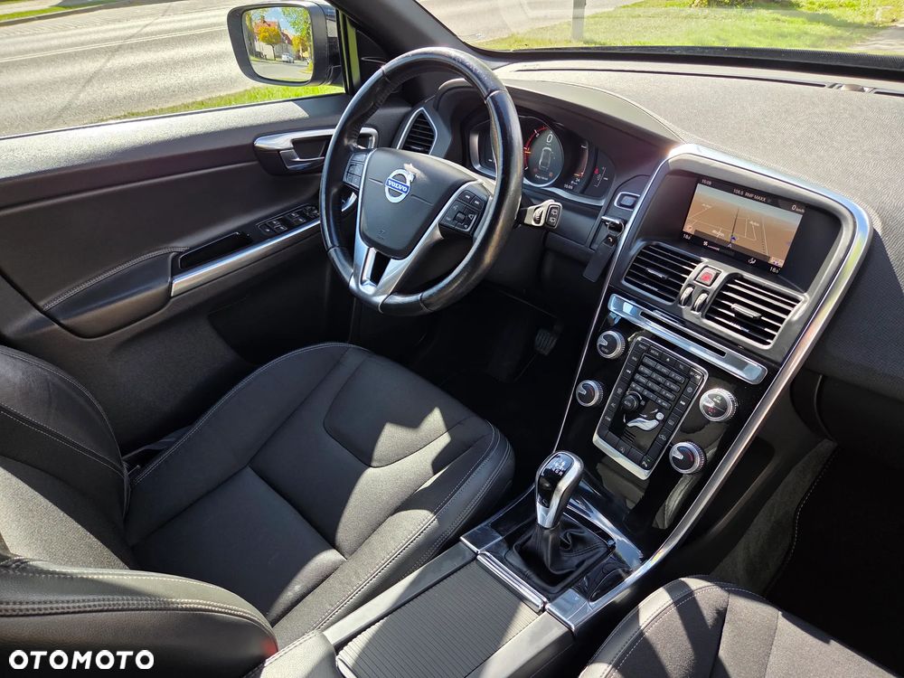 Volvo XC 60 D3 Momentum - 9