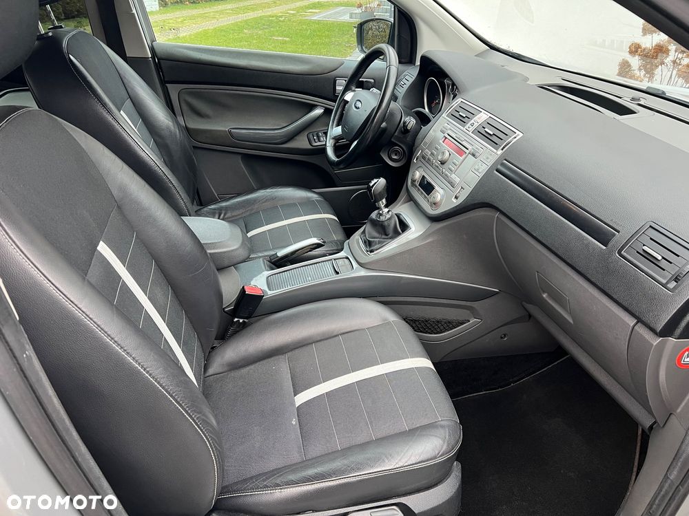 Ford Kuga 2.0 TDCi 4x4 Titanium - 21