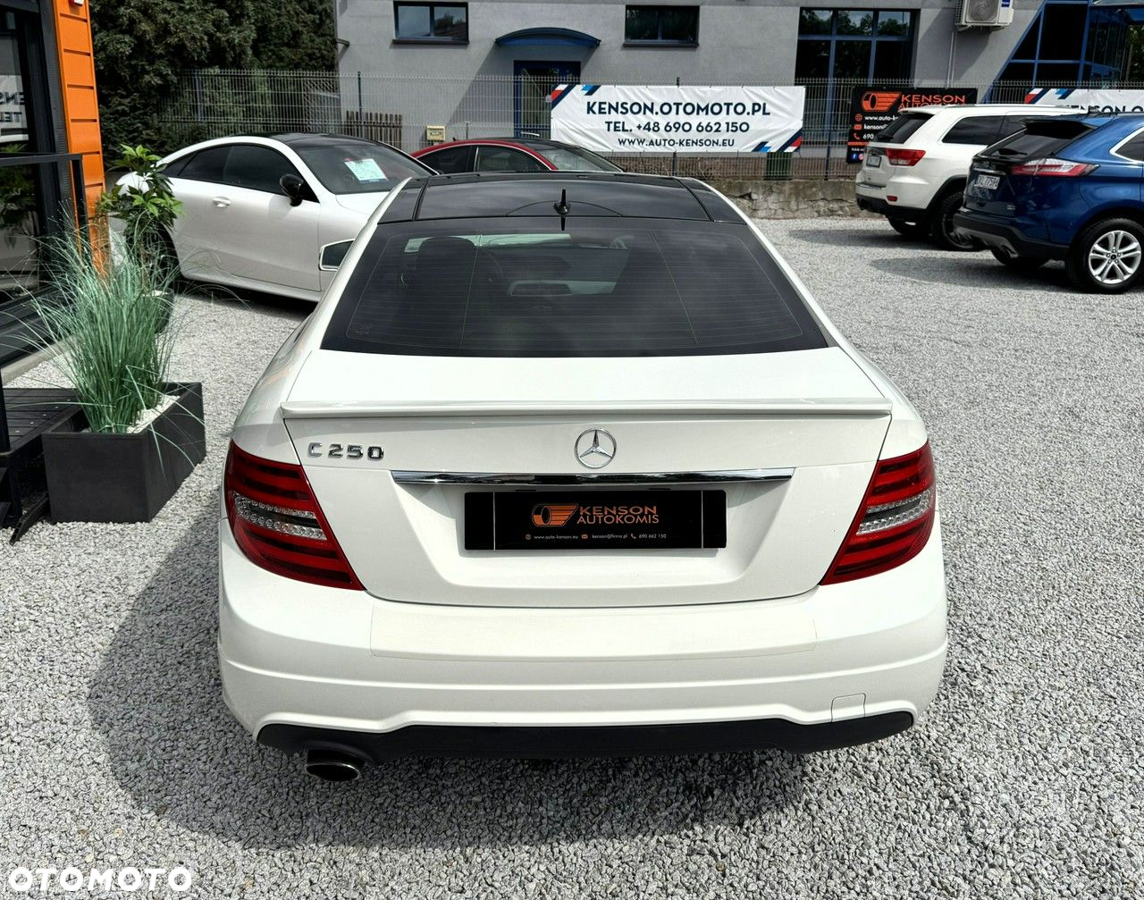 Mercedes-Benz Klasa C 250 Coupe (BlueEFFICIENCY) 7G-TRONIC - 33