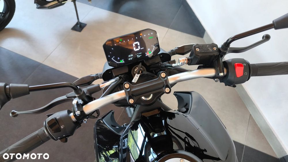 VOGE R125 - 6