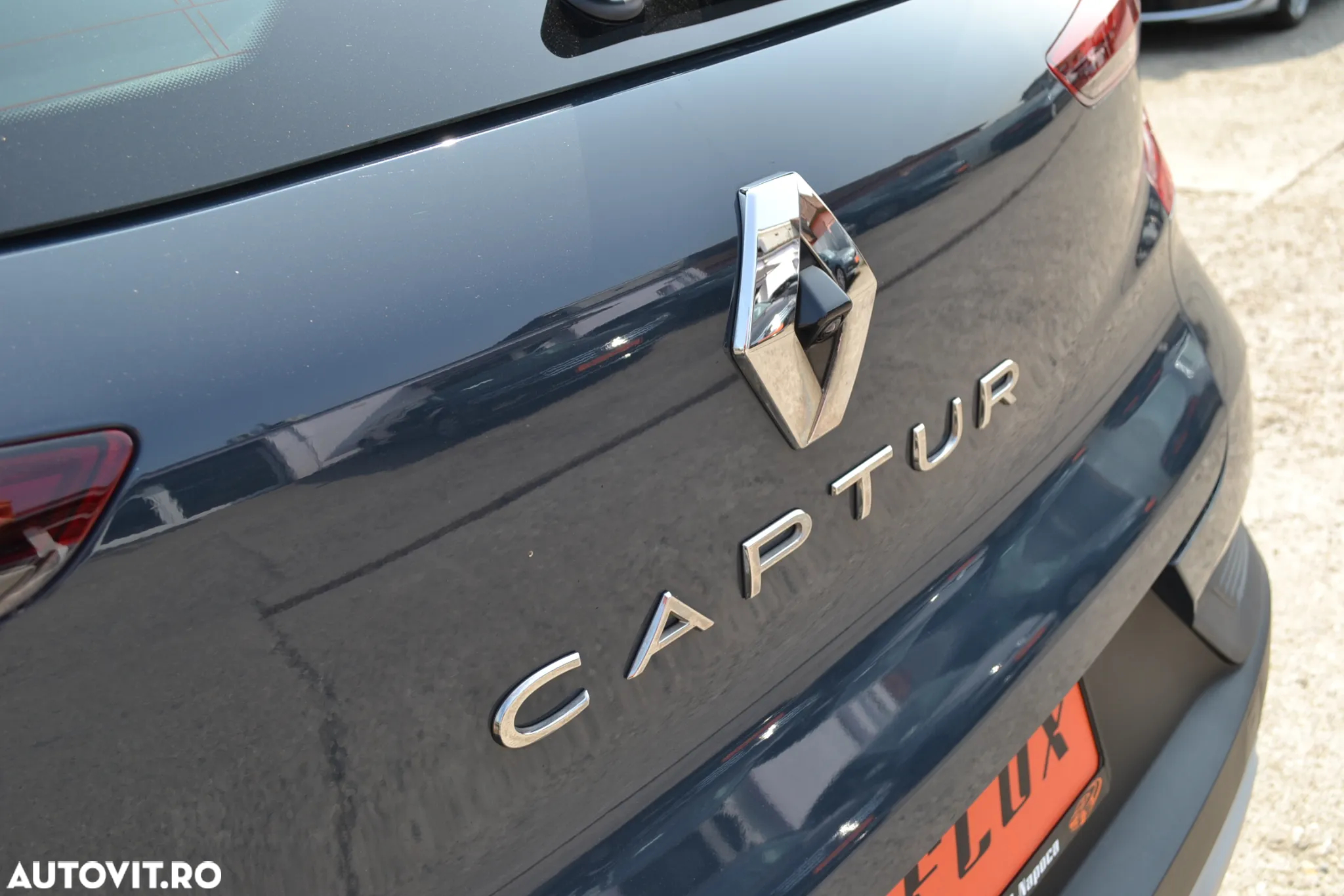 Renault Captur - 32