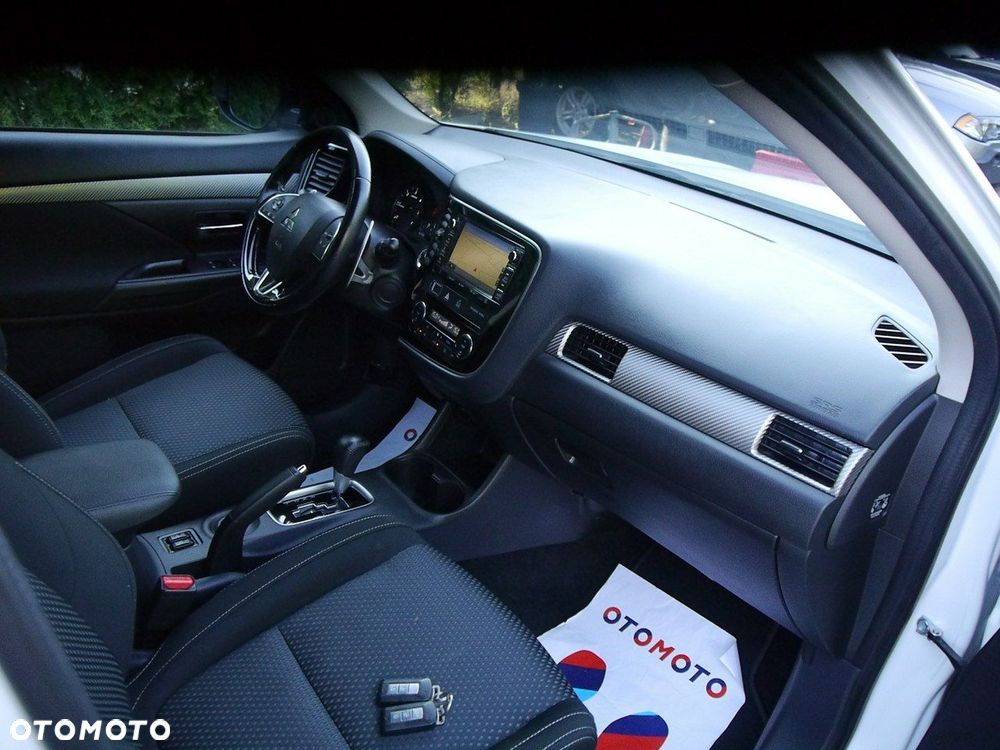 Mitsubishi Outlander - 26