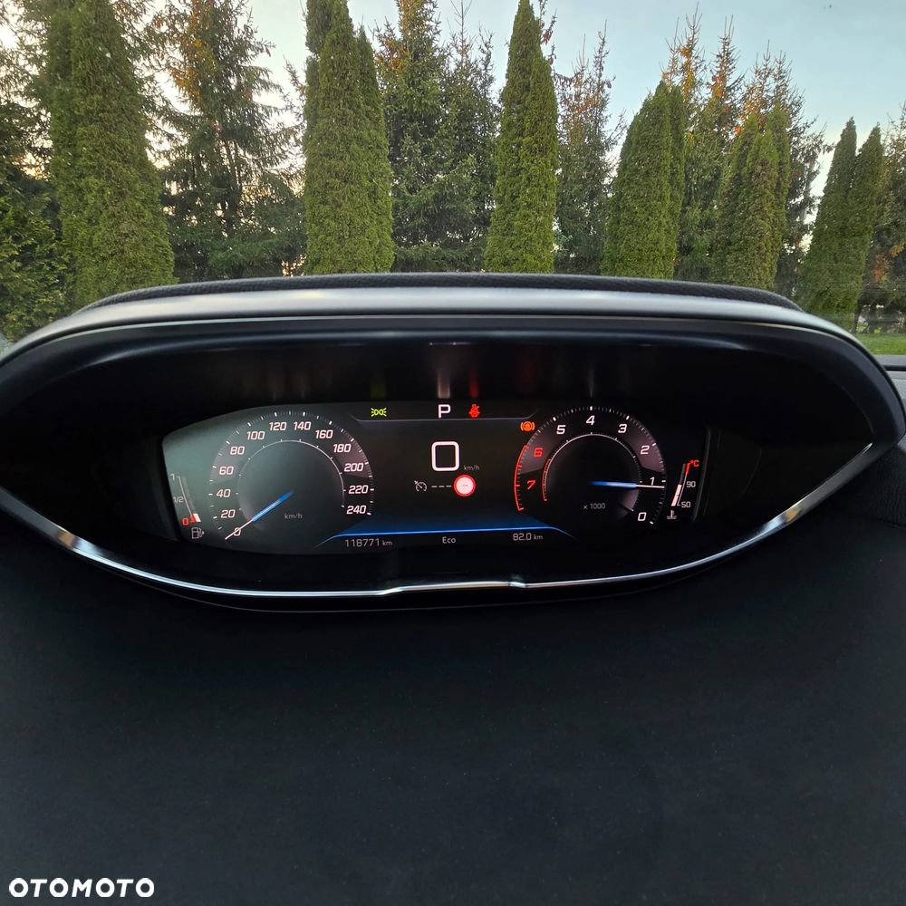 Peugeot 5008 PureTech 130 EAT8 Stop & Start Roadtrip - 35