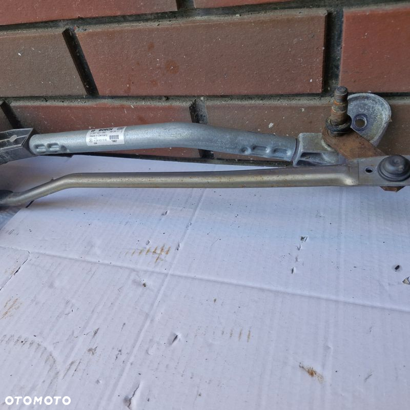 MECHANIZM SILNICZEK WYCIERACZEK PRZÓD A2048201040 Mercedes C W204 07-11 EU - 3