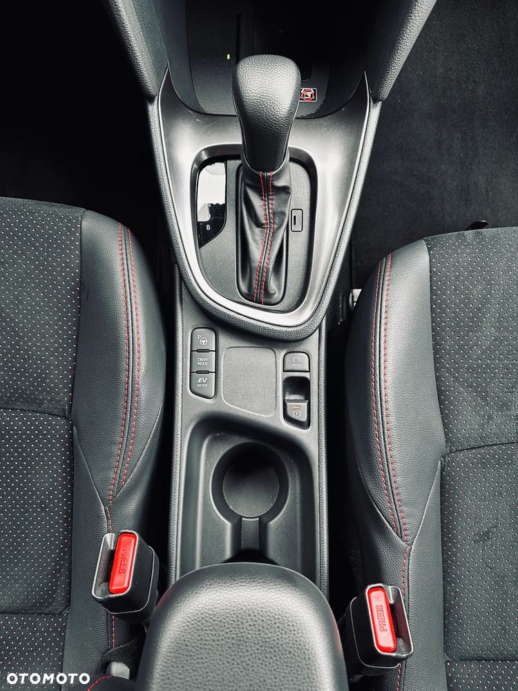 Toyota Yaris Cross Hybrid 1.5 GR Sport - 25