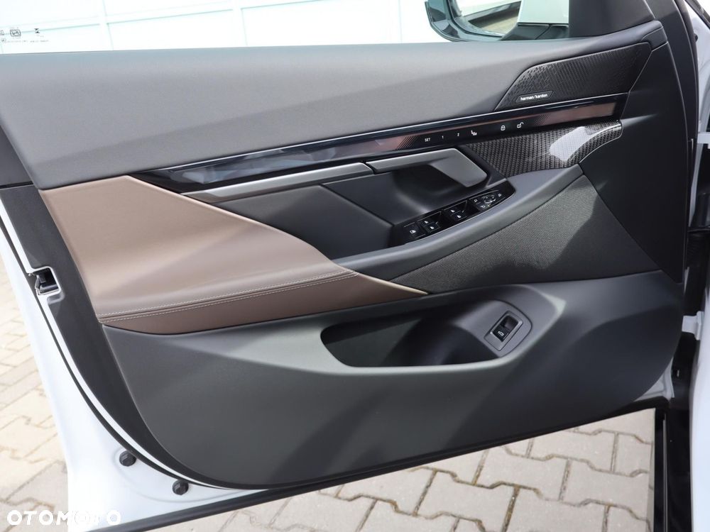 BMW Seria 5 520d xDrive mHEV M Sport - 16