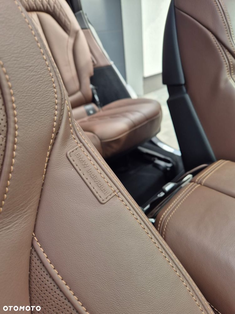 BMW X7 xDrive40d mHEV - 12