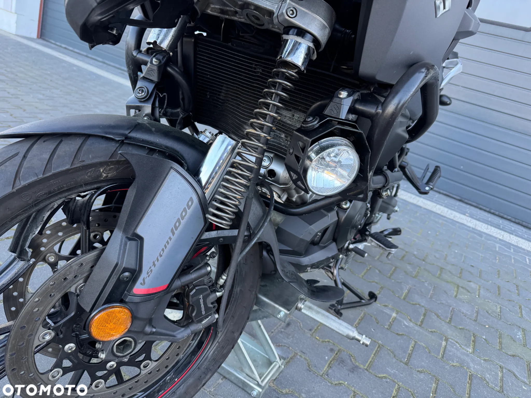 Suzuki V-STROM - 9