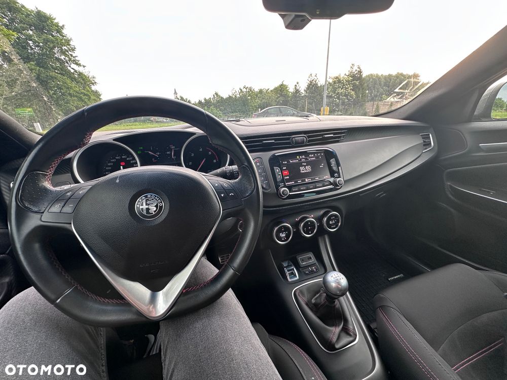 Alfa Romeo Giulietta 1.6 JTDM - 16