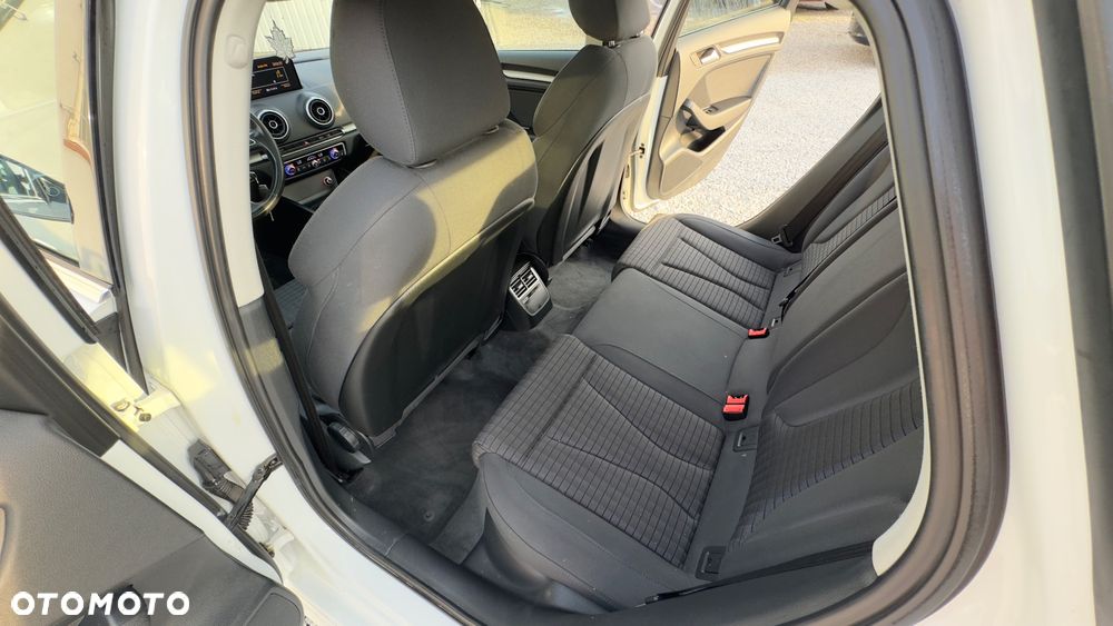 Audi A3 Sportback 2.0 TDI (clean diesel) S line Sportpaket - 37
