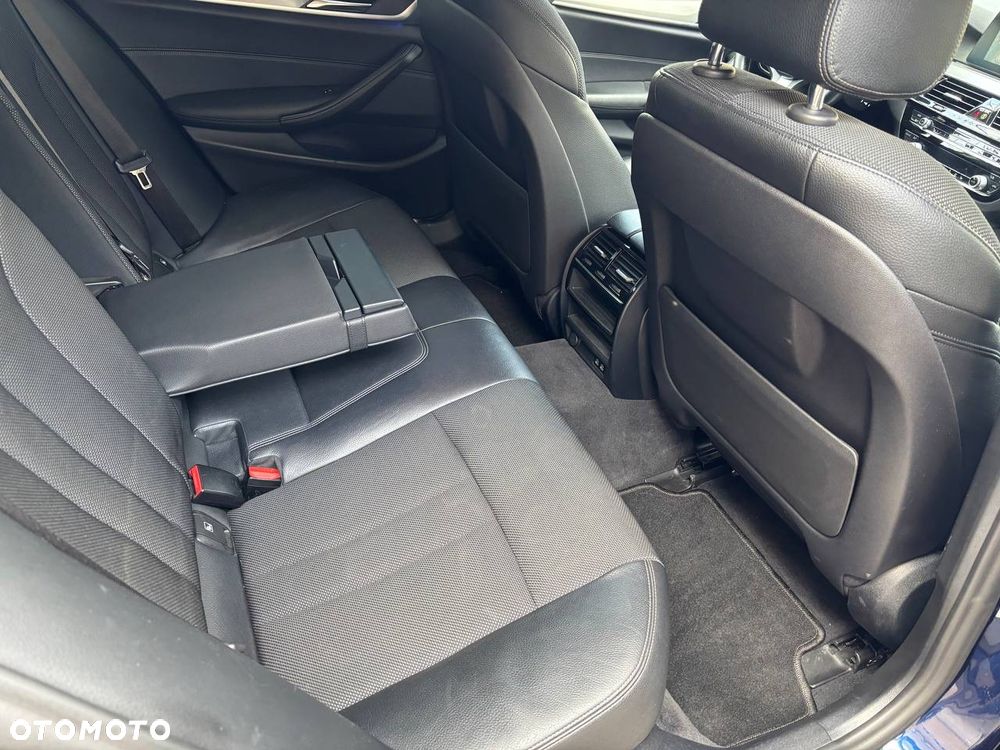BMW Seria 5 520d xDrive MHEV Sport Line sport - 11