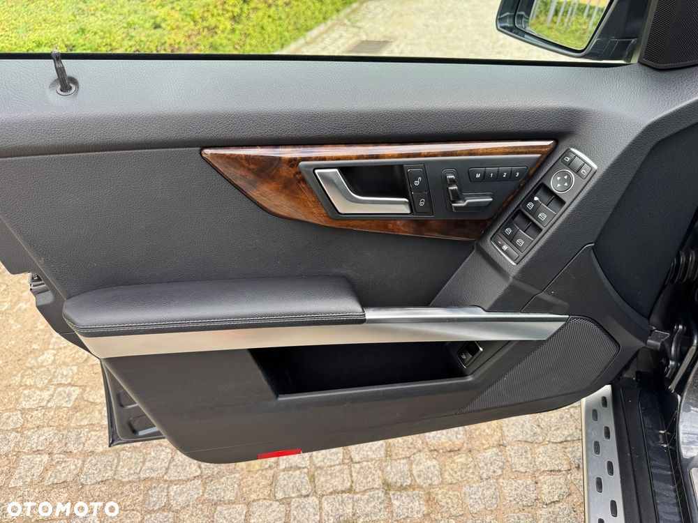 Mercedes-Benz GLK 350 4Matic (BlueEFFICIENCY) 7G-TRONIC - 17
