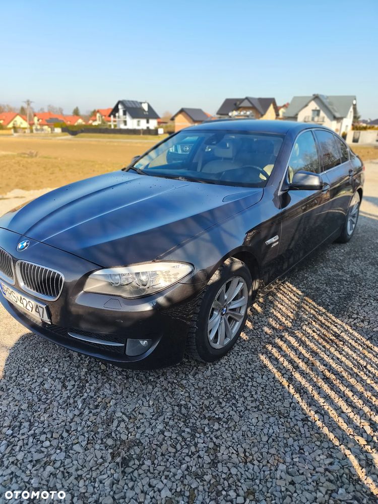 BMW Seria 5 525d xDrive Sport-Aut Luxury Line - 31