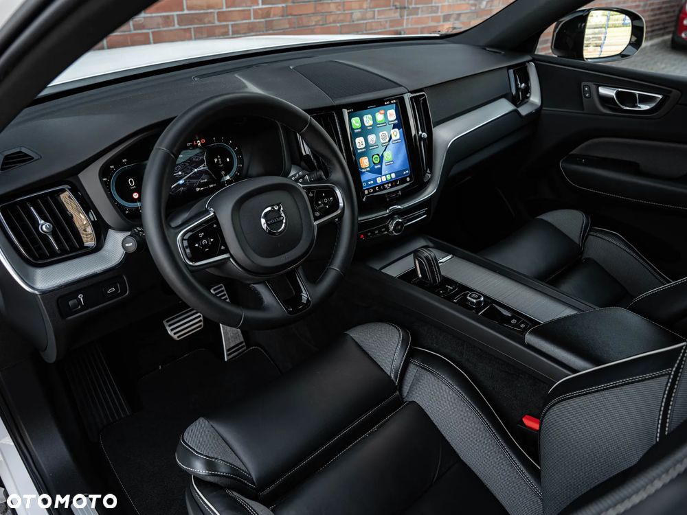 Volvo XC 60 B4 B Plus Dark - 23