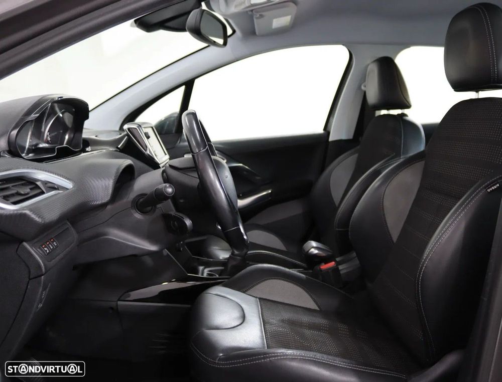 Peugeot 2008 1.2 PureTech Allure - 14