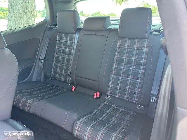 VW Golf 2.0 GTI DSG - 13