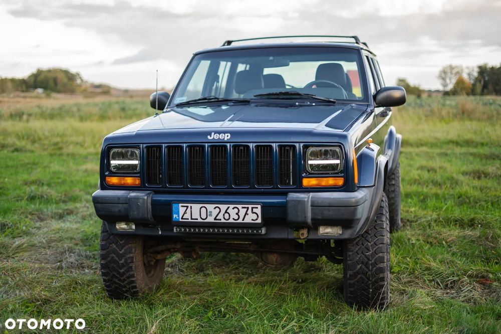 Jeep Cherokee 2.5 Sport - 9