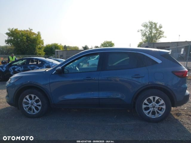 Ford Kuga 1.5 EcoBoost TITANIUM - 3