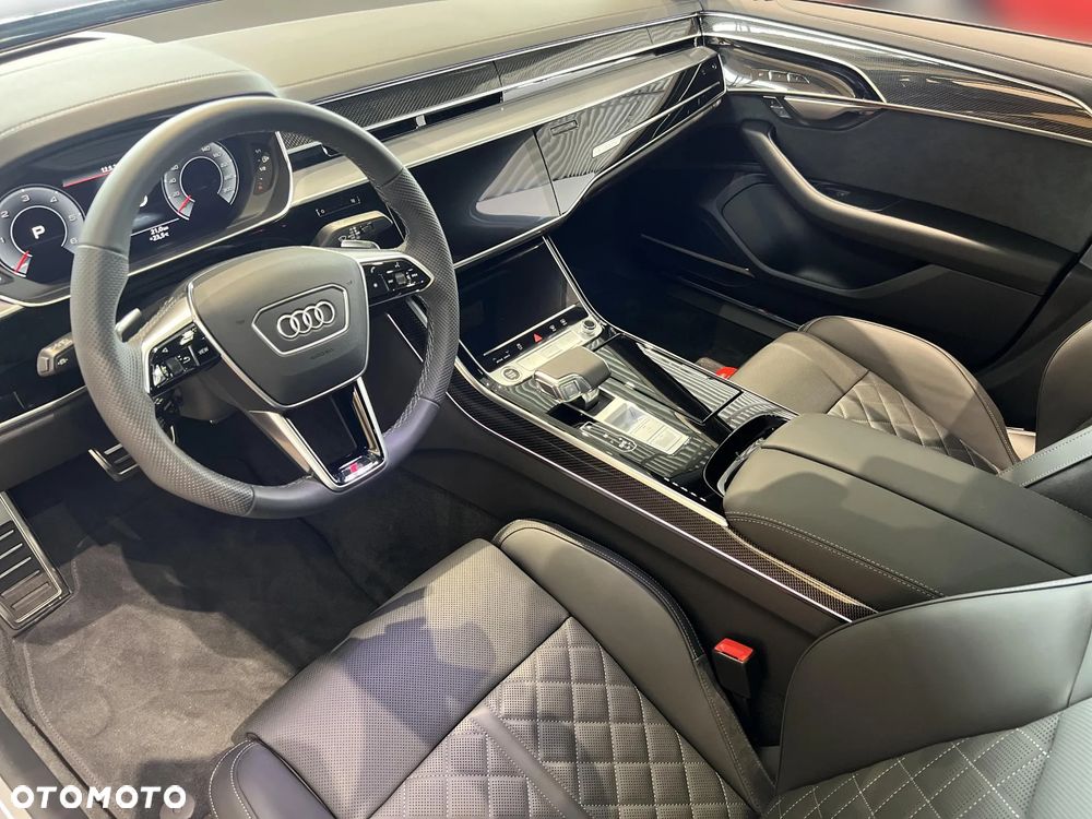 Audi A8 - 8