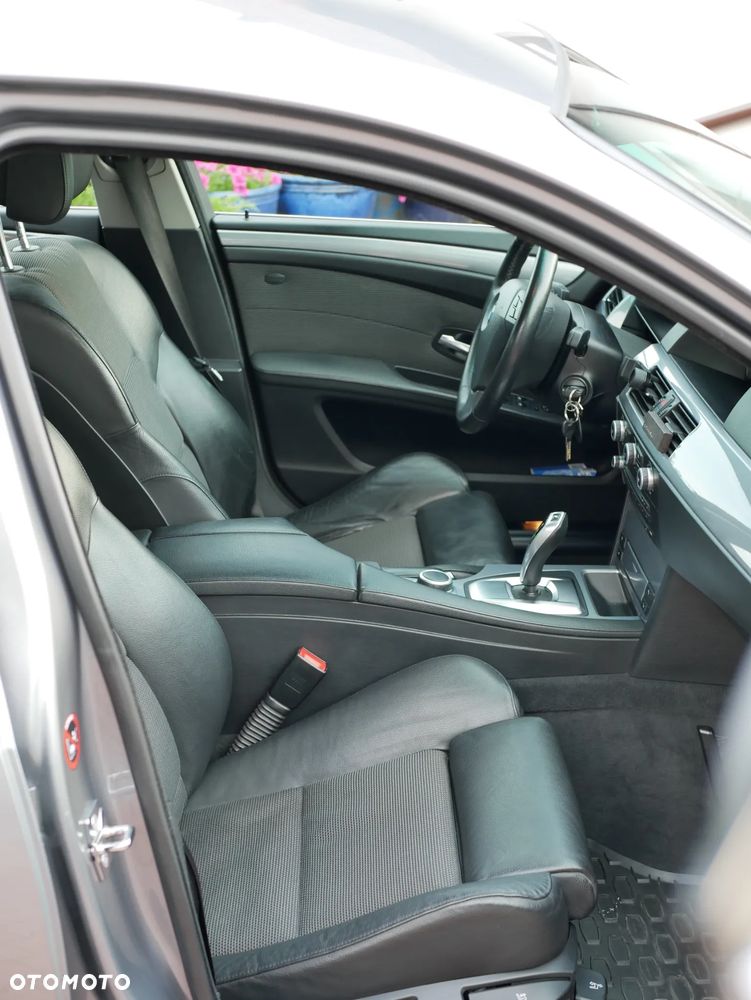 BMW Seria 5 525d - 10