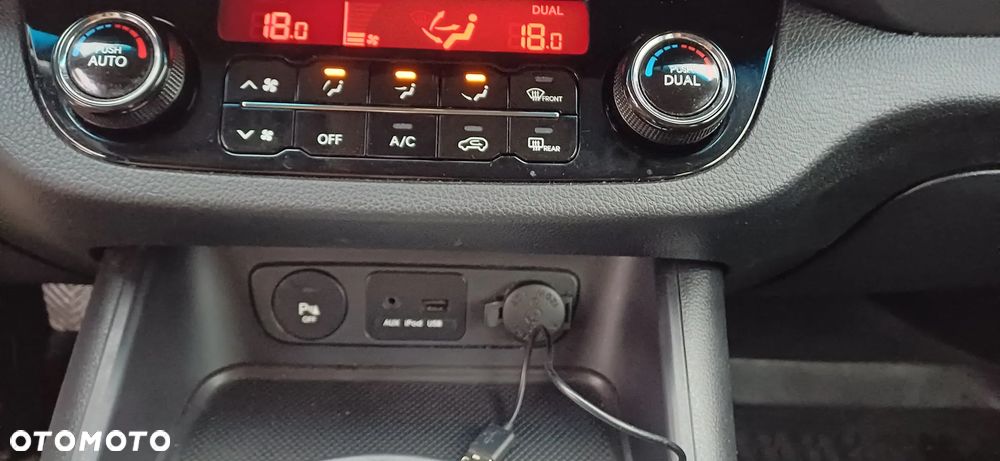 Kia Sportage 1.7 CRDI Business Line M 2WD - 28