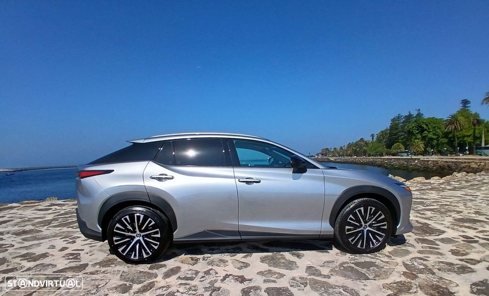 Lexus RZ 300e Premium - 12