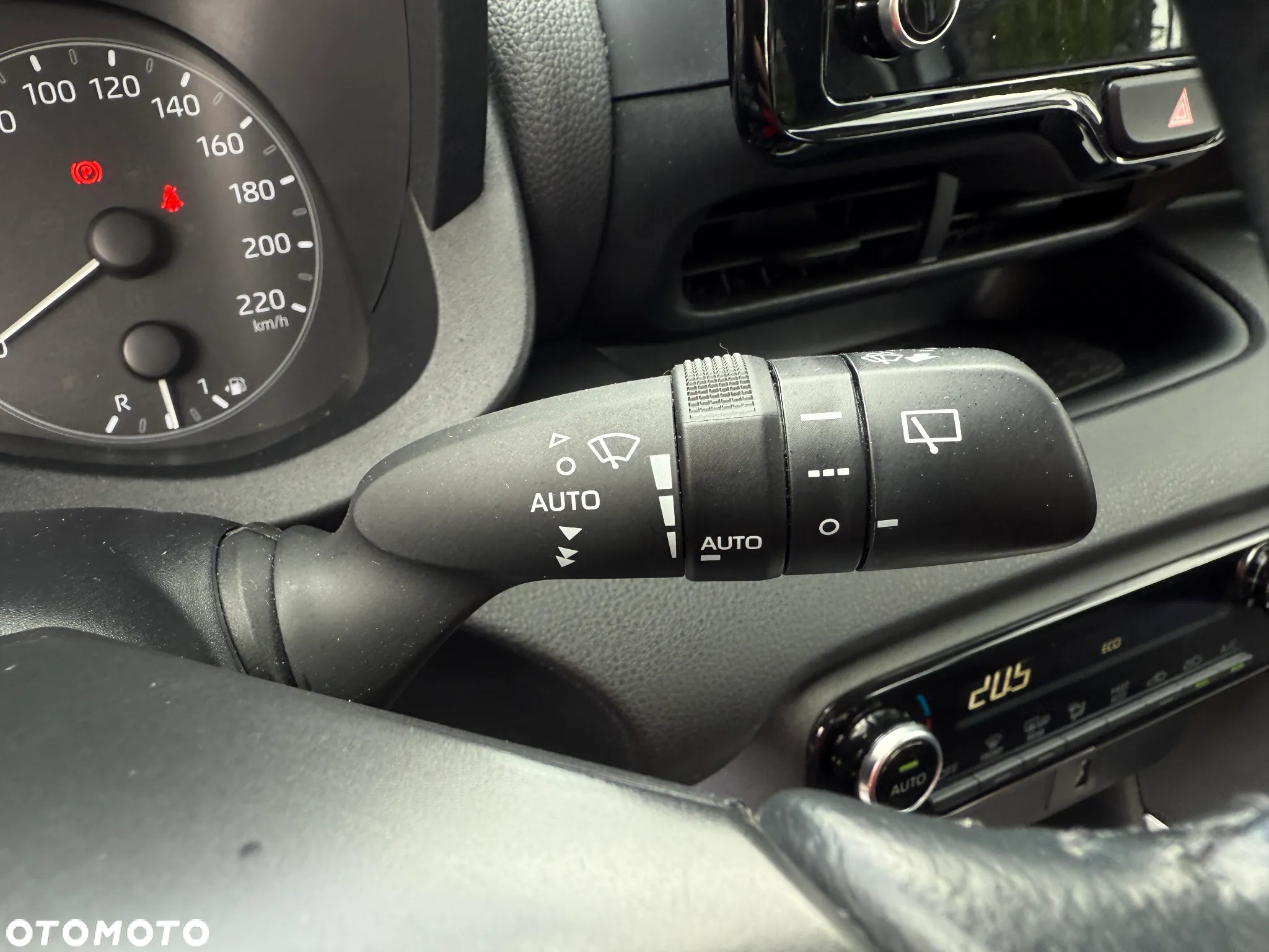 Toyota Yaris Hybrid 1.5 Comfort - 25