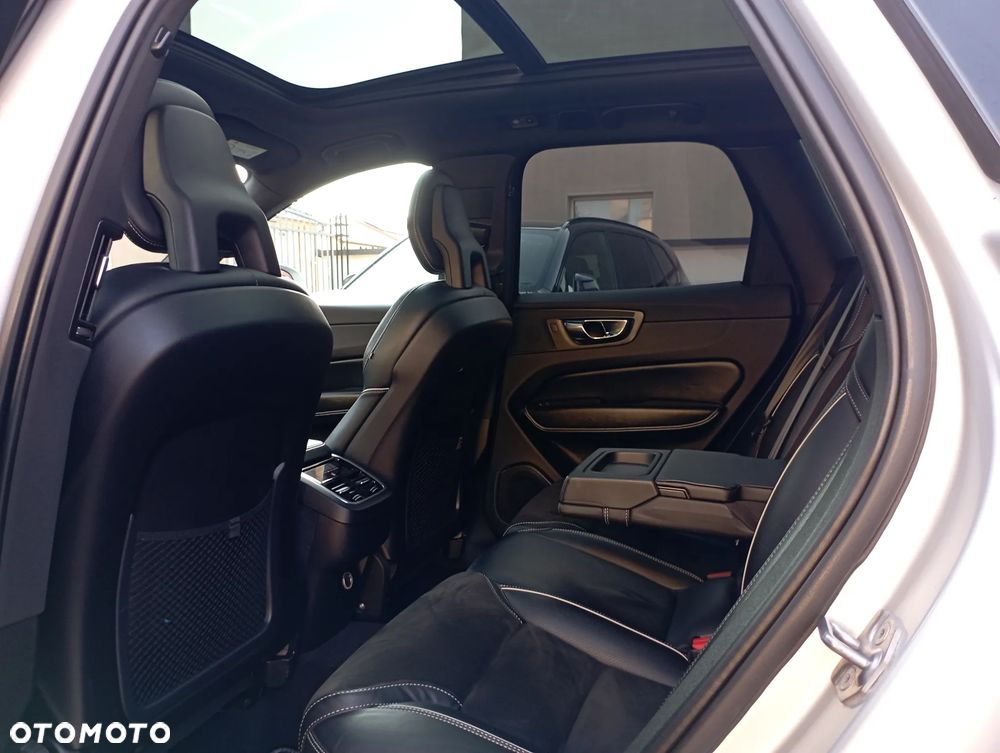 Volvo XC 60 D5 AWD R-Design - 12