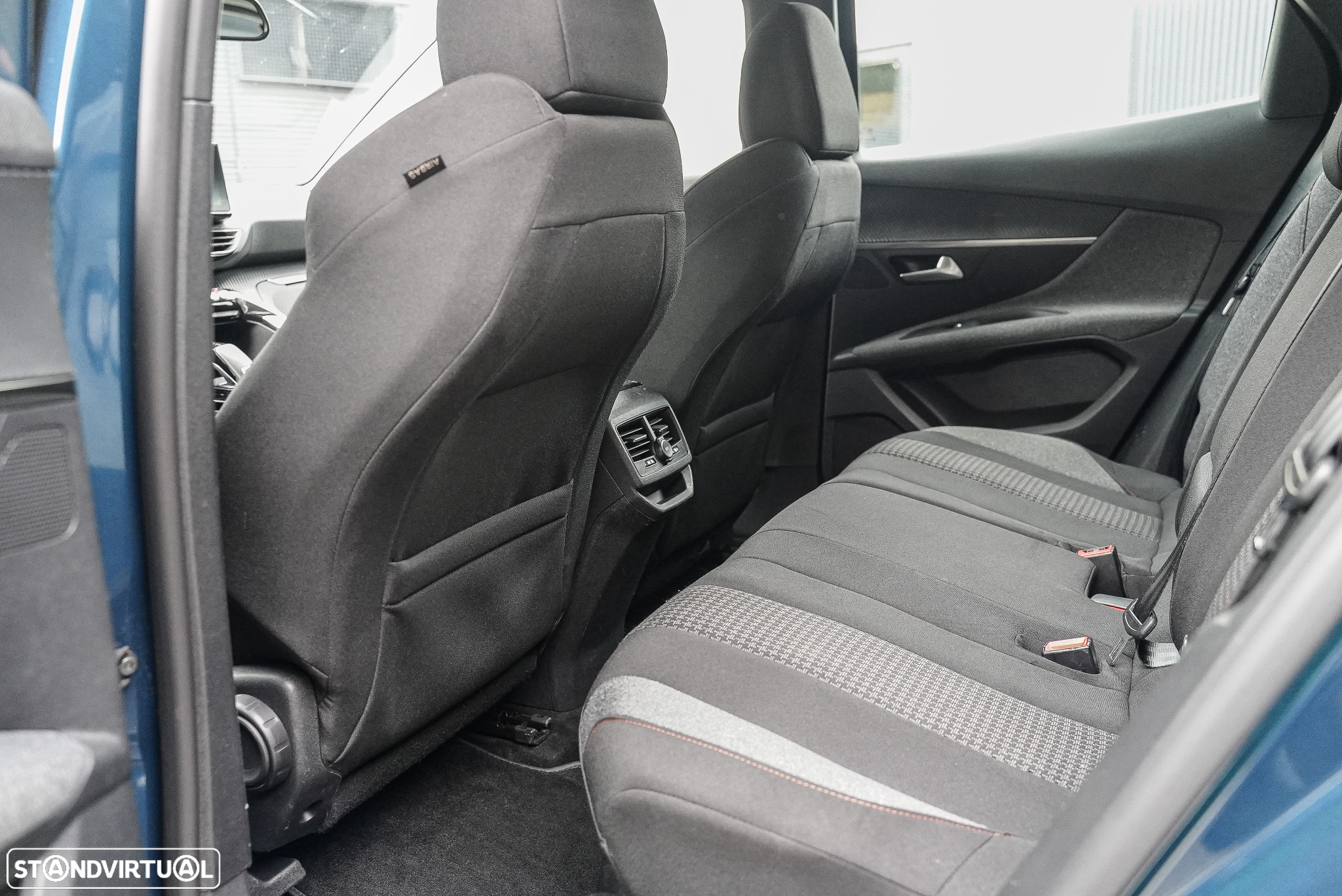 Peugeot 3008 PureTech 130 Stop & Start GPF EAT8 Active Business-Pack - 17