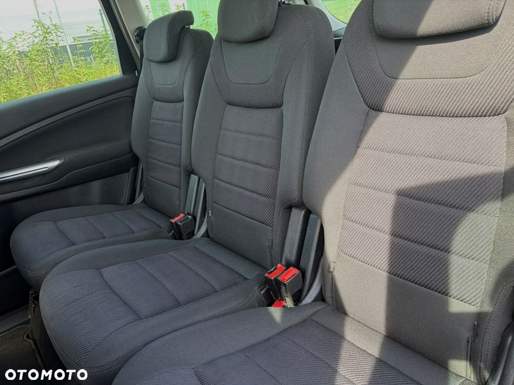 Ford S-Max - 14