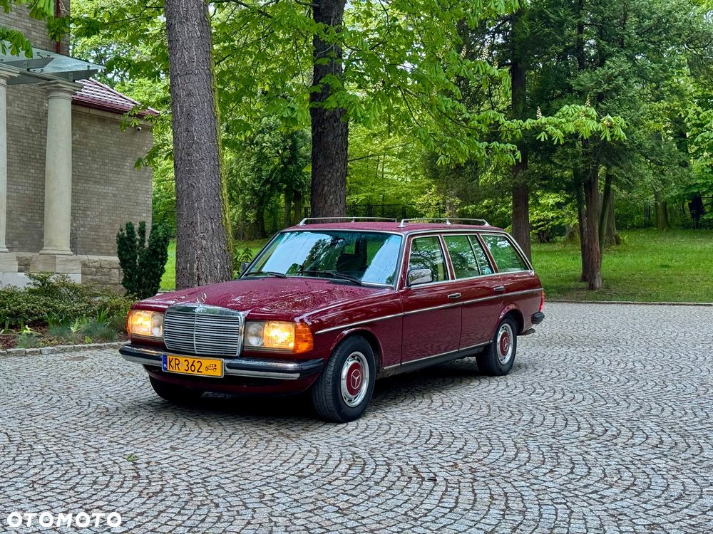 Mercedes-Benz W123 - 13