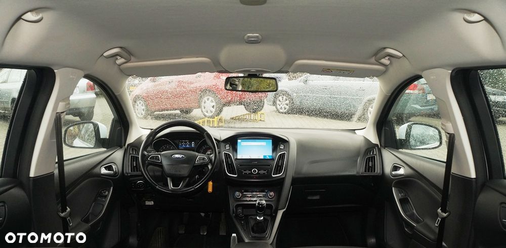 Ford Focus - 25