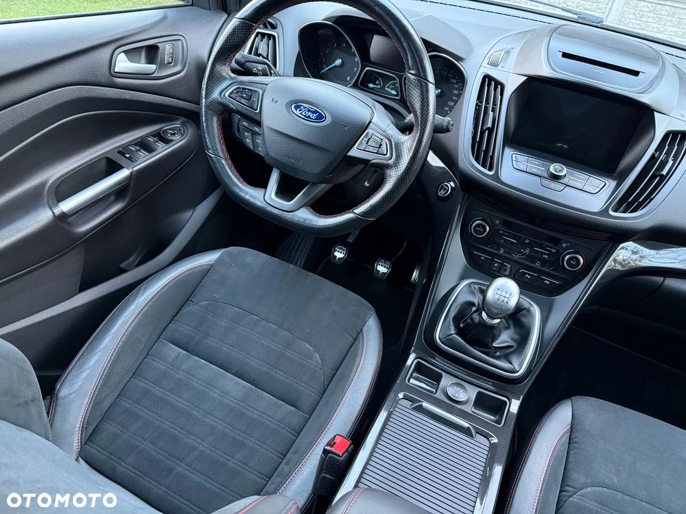 Ford Kuga 1.5 EcoBoost FWD ST-Line - 18