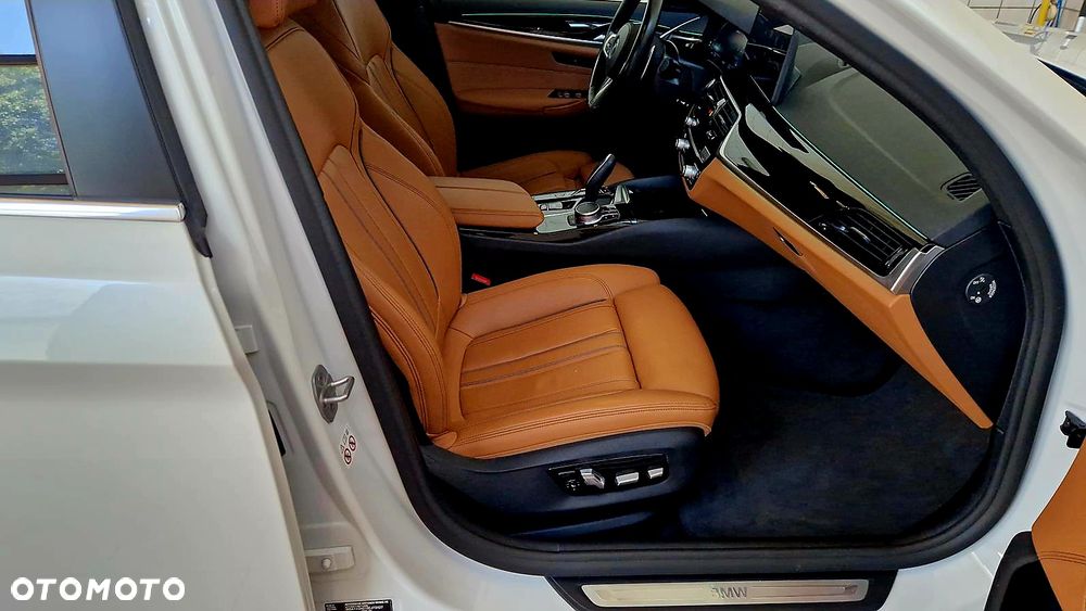 BMW Seria 5 530e M Sport Edition - 17