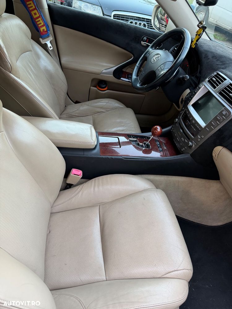 Lexus Seria IS 250 2.5 V6 Aut Luxury - 9