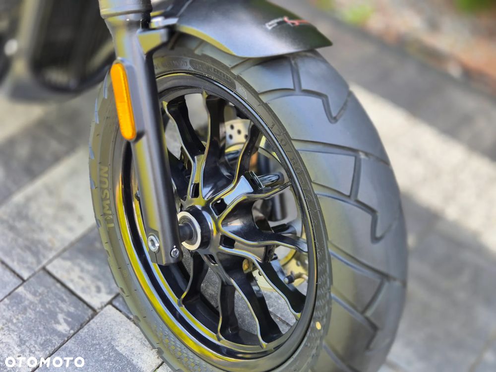 Hyosung GV - 16