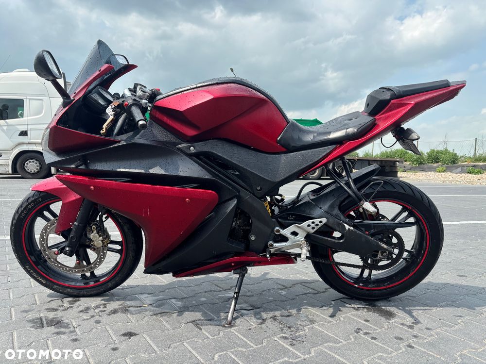 Yamaha YZF - 4