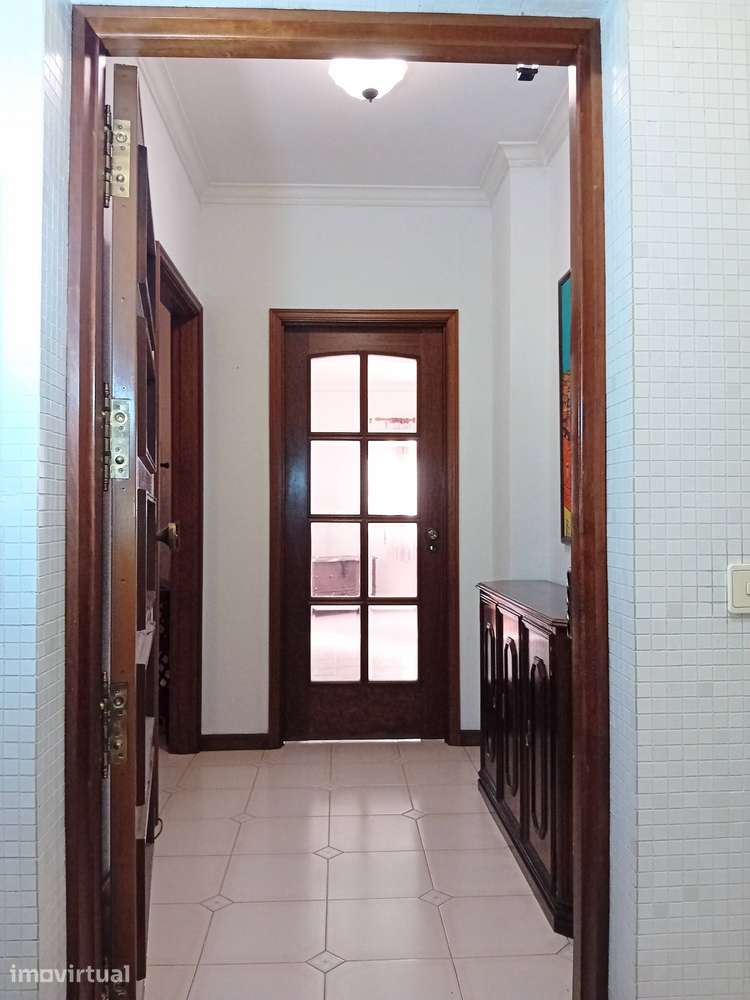 Excelente T1+1 | 73 m² | Varanda e Lugar de Garagem | Mafamude Centro - Grande imagem: 4/41