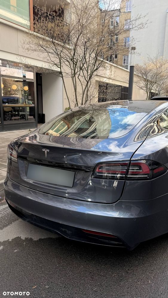 Tesla Model S Long Range - 37