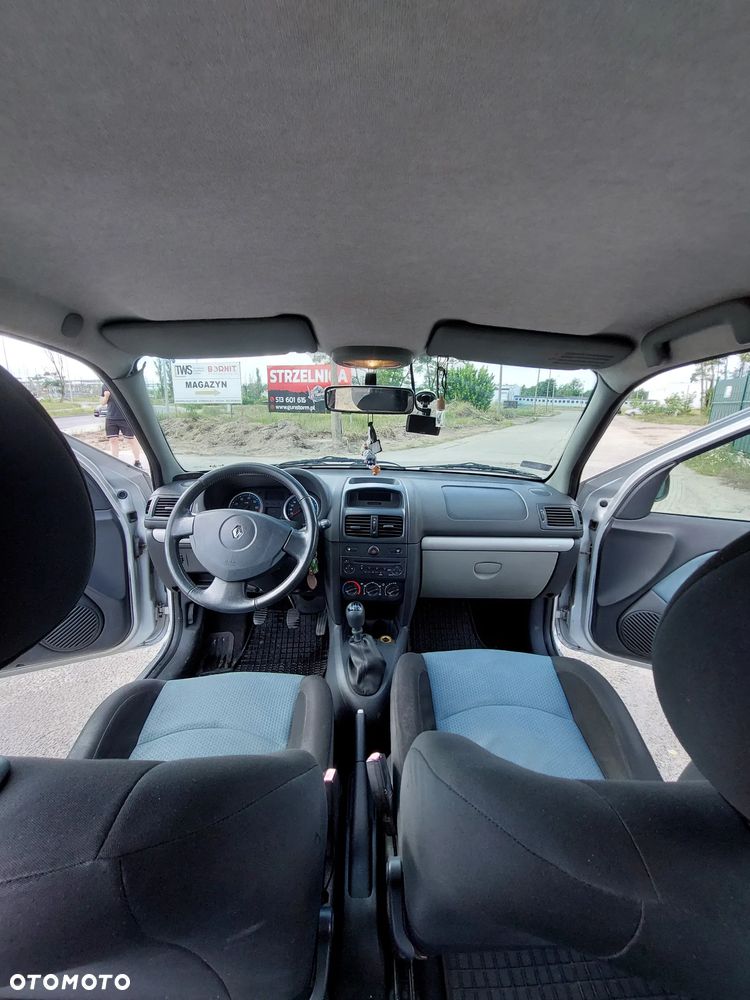Renault Clio - 8