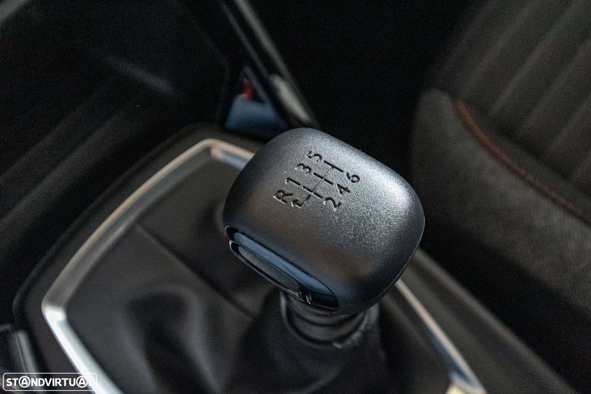 Peugeot 2008 1.2 PureTech Active - 19