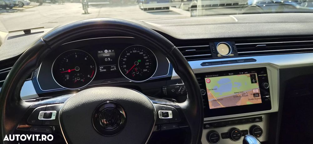 Volkswagen Passat - 9