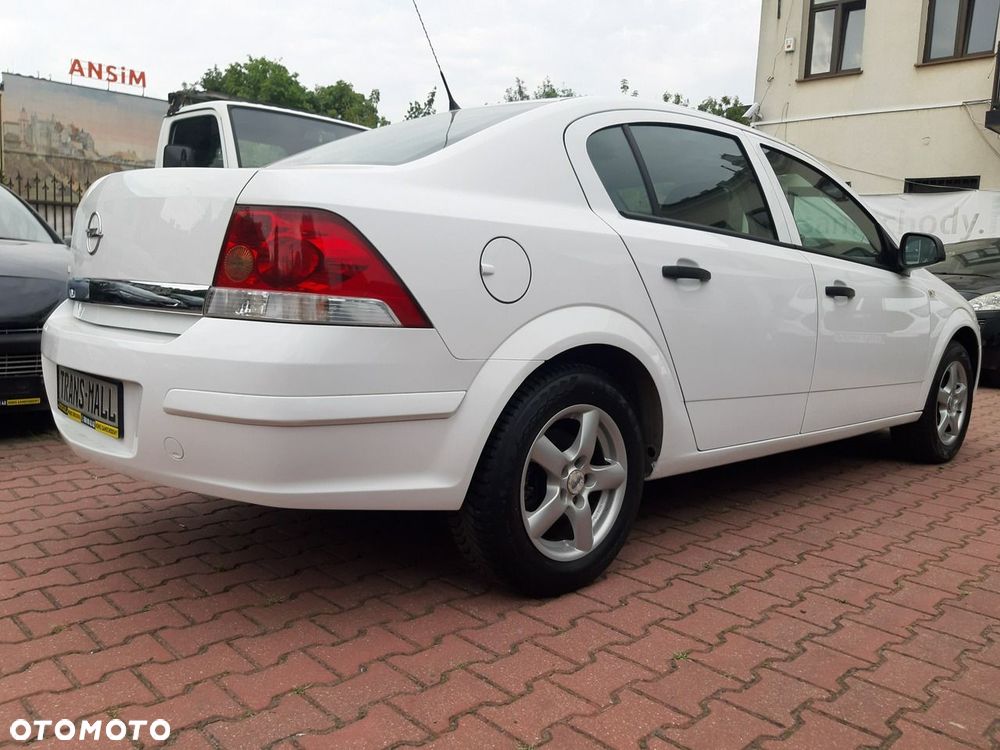 Opel Astra 1.6 Innovation - 11