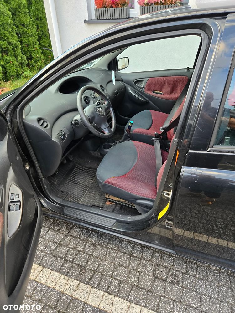 Toyota Yaris 1.3 VVT-i Sol - 10