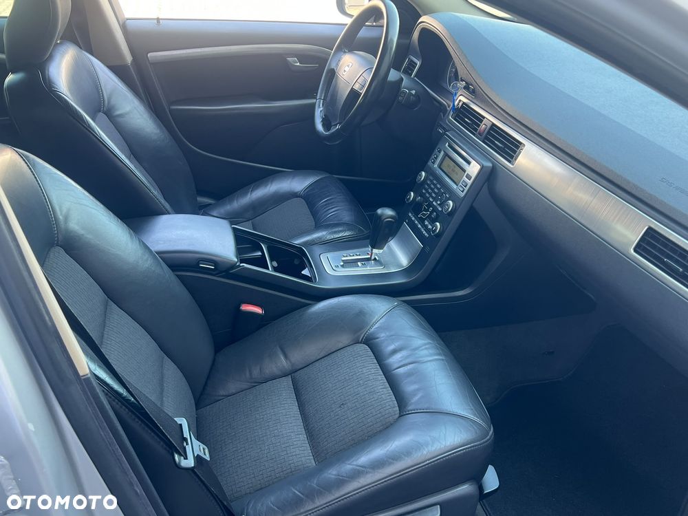 Volvo V70 D5 AWD Summum - 17