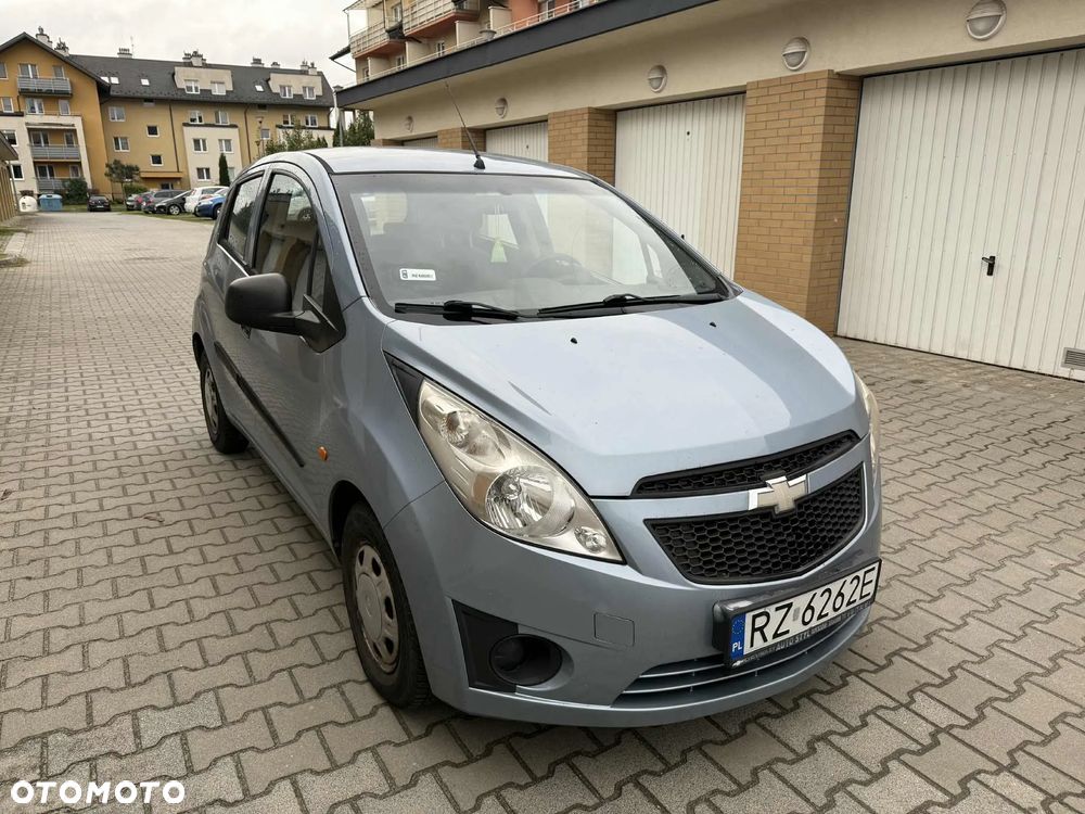 Chevrolet Spark 1.0 Base - 4