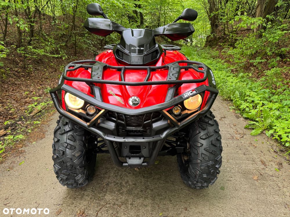 Can-Am Outlander - 2
