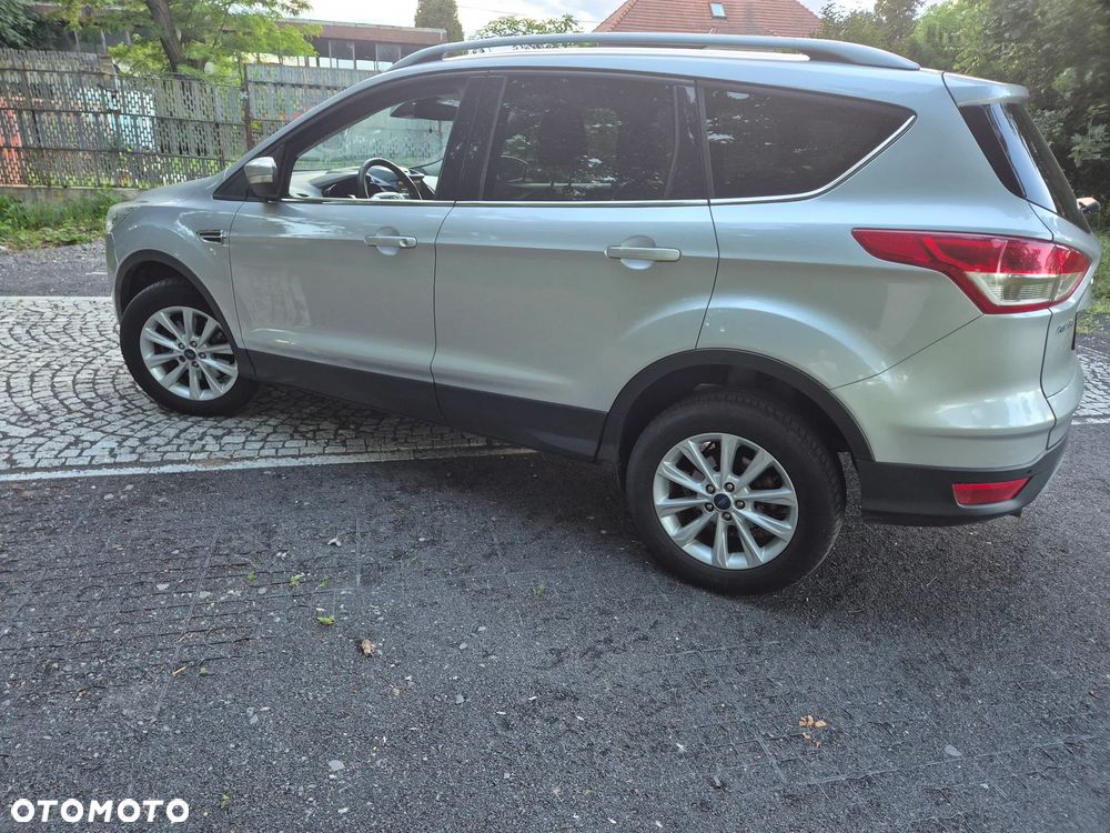 Ford Kuga 2.0 TDCi 2x4 Titanium - 5