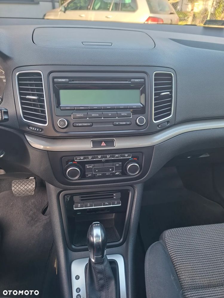 Volkswagen Sharan 2.0 TDI Comfortline DSG - 11