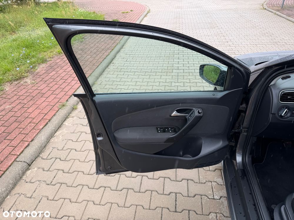 Volkswagen Polo 1.4 Comfortline - 23